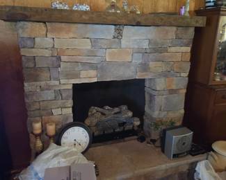 Gas logs and mantle