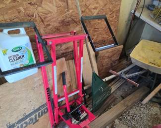 Lawnmower lift