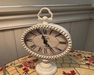 NIKKY HOME Vintage Beaded Table Clock