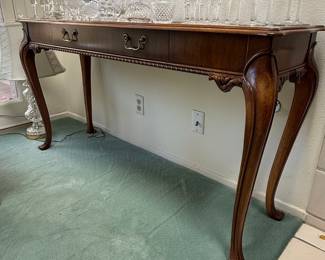 Vintage Thomasville Queen Anne Style Console Table