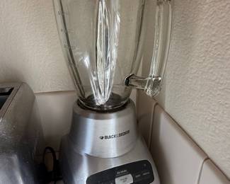 BLACK+DECKER PowerCrush 800W 15 qt 3-Speed Blender