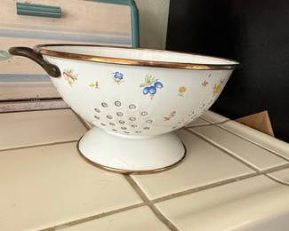 Vintage M. Kamenstein Enamelware Colander