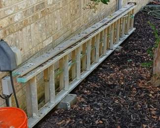 Heavy Duty Aluminum Extension Ladder