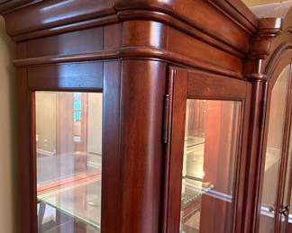 Traditional Style Mahogany Finish China Cabinet