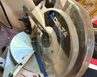 Delta Shopmaster Compound Miter Saw