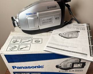 Panasonic PV-L354-SP Palmcorder VHS-C Camcorder