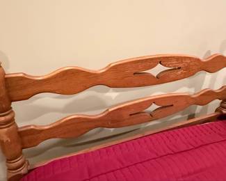 Colonial Style Twin Bedroom Set