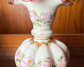 Fenton Charleton Peach Crest Melon Vase