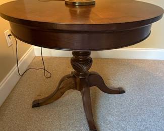 Neoclassical Style Pedestal Accent Table