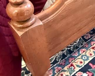 Colonial Style Twin Bedroom Set