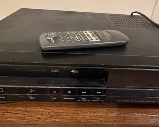 JVC HR-D180U 4-Head VHS VCR