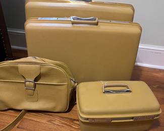 Samsonite 4 piece set