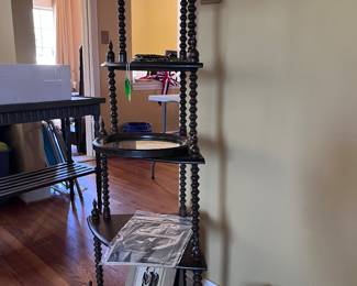 Corner shelf