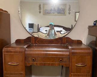 Vintage Art Deco Vanity & Mirror