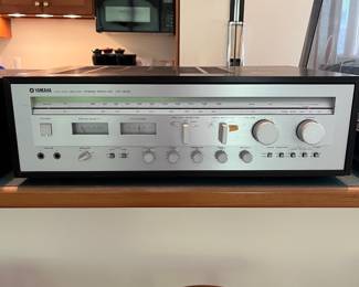 T80 - $160. Yamaha Natural Sound Stereo Receiver Model CR - 840. Powers on.