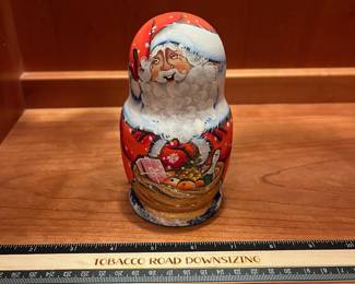 T73 - $30. Russian Christmas Nesting Dolls Matryoshka Santa Claus Snowman 5-pc Signed Set. Measures 5” tall.