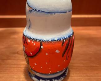 T73 - $30. Russian Christmas Nesting Dolls Matryoshka Santa Claus Snowman 5-pc Signed Set. Measures 5” tall.