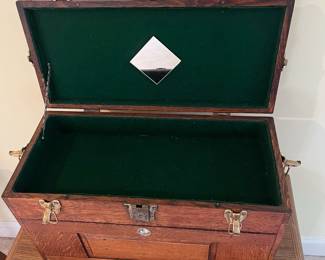 T46 - $125. Antique Machinist Toolbox. Measures 20" x 9.5" x 11.25" Tall. Very good condition, handle is wrapped in tape.