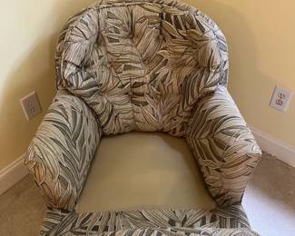 T45 - $40. Swiveling and Rocking Side Chair. Measures 29.5" x 34" x 31" tall, floor to seat 17". Excellent condition.