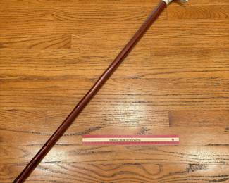 T16 - $30. Duck Head Cane, Made in England. Measures 35.25" tall. Excellent condition.