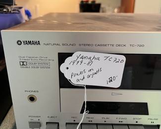 T79 - $120. 1979 - 81 Yamaha Natural Sound Stereo Cassette Deck Model TC - 720. Powers on.