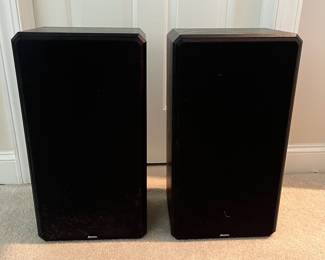 T52 - $60. Pair of Boston HD9 speakers. Measures 11.5" x 8.5 x 21" T. Untested.