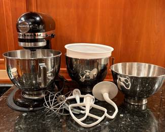 T1 - $150. Black KitchenAid mixer Model KSM90OB. Motor sounds strong. Includes 3 bowls and 4 attachments.