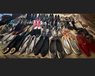 Assorted shoes 