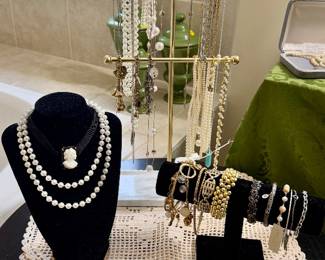 Jewelry! Brooches, Necklaces, Rings, Bracelets, Watches