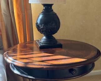 Pedistal/Drum Table