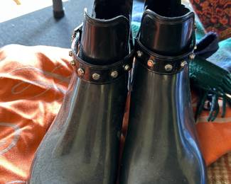 Womens Boots Size 8.5