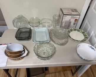 Vintage bowls and plate plates