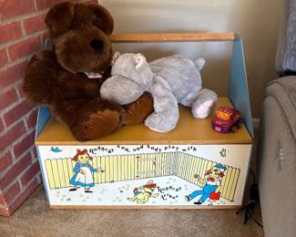 Vintage Raggedy Anne and Andy Toy box