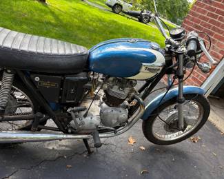 Vintage 1972 Triumph 650 Tiger Motorcycle