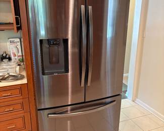 Samsung Refrigerator in Like New condition