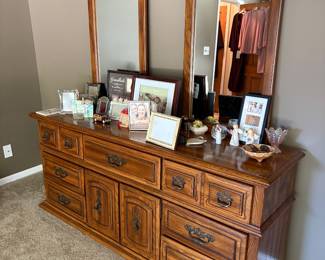 Vintage Thomasville dresser with mirrors (part of larger set)