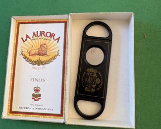 Cigar cutting tool