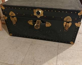 Antique 20th-century antique flat-top steamer trunk