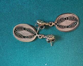 Beautiful Gold dangle earrings