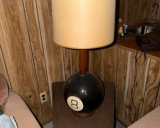 aMazing Eightball lamp