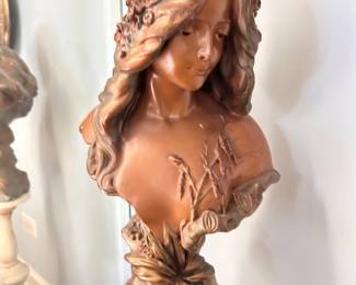 Le Printemps female bust