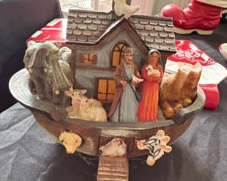 TJ's Christmas Noah's Ark Figurine 988065