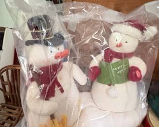 Hallmark Jingle Pals Mr & Mrs Snowman Animated Singing Caroling Plush 2003
