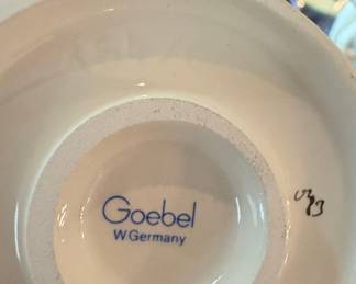 Goebel Hummel Figurine 'Waiter'