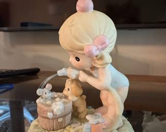 Precious Moments Squeaky Clean Figurine 731048