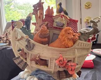FF China Noah's Ark Musical Figurine "Rain Rain Go Away"