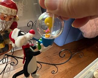 Hallmark Keepsake "Bubble Bath" Sylvester and Tweety Ornament 2003