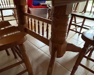 Intercon Furniture Classic Oak Dining Set
