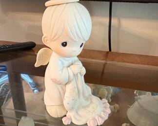 Precious Moments Wishing You A Comfy Christmas Figurine