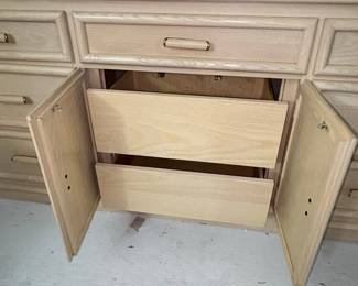 Broyhill Dresser with Arched Mirror